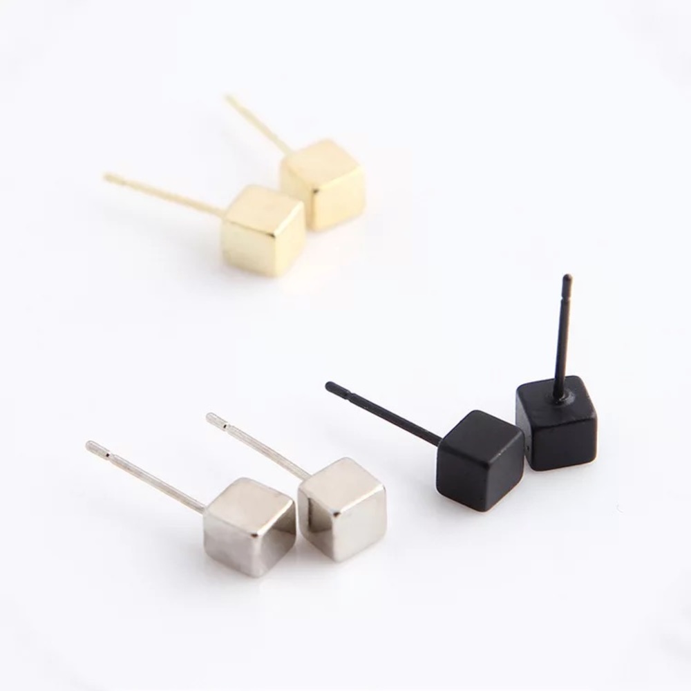 🔴5/$15🔴CLEARANCE Silver Cube Simple Earrings NEW - Picture 8 of 11